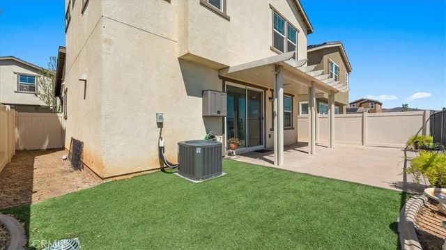 7340 Garnet Ridge, Jurupa Valley, CA 92509