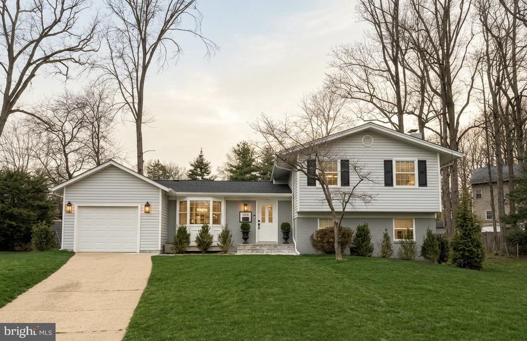 2406 GARNETT CT, Vienna, VA 22180