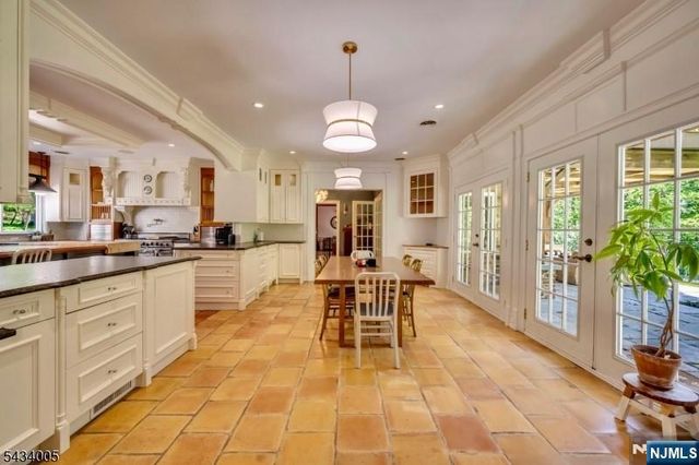 3 Laurel Lane, Chester Township, NJ 07930
