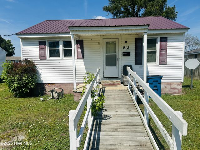 913 E Harnett Street, Dunn, NC 28334