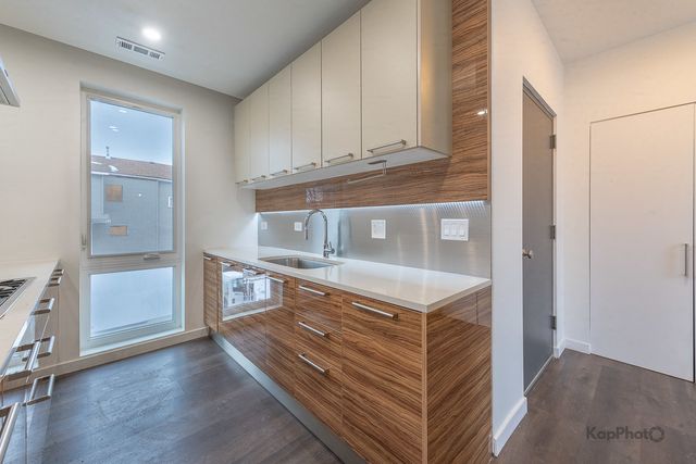 1921 S Jefferson Street 2, Chicago, IL 60616