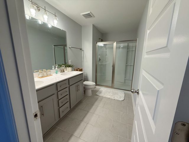 221 Holywell Dr, Gallatin, TN 37066