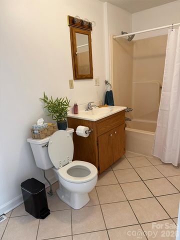 108 Fletcher Street, Morganton, NC 28655