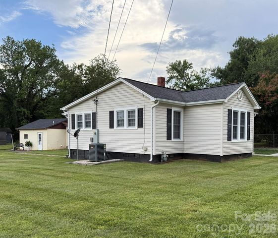 108 Fletcher Street, Morganton, NC 28655