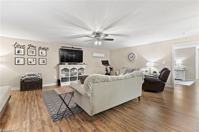 227 S Scales Street, Reidsville, NC 27320