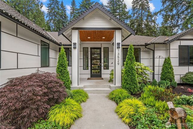 13529 Cascadian Way, Everett, WA 98208