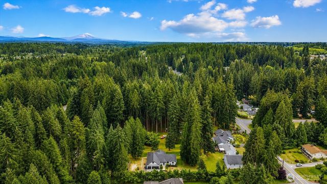 13529 Cascadian Way, Everett, WA 98208