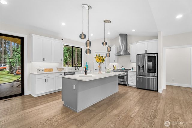 13529 Cascadian Way, Everett, WA 98208