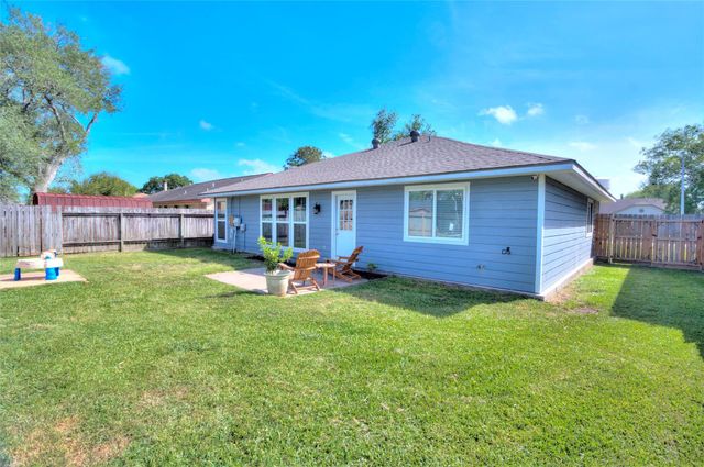 320 Anchor Way, League City, TX 77573