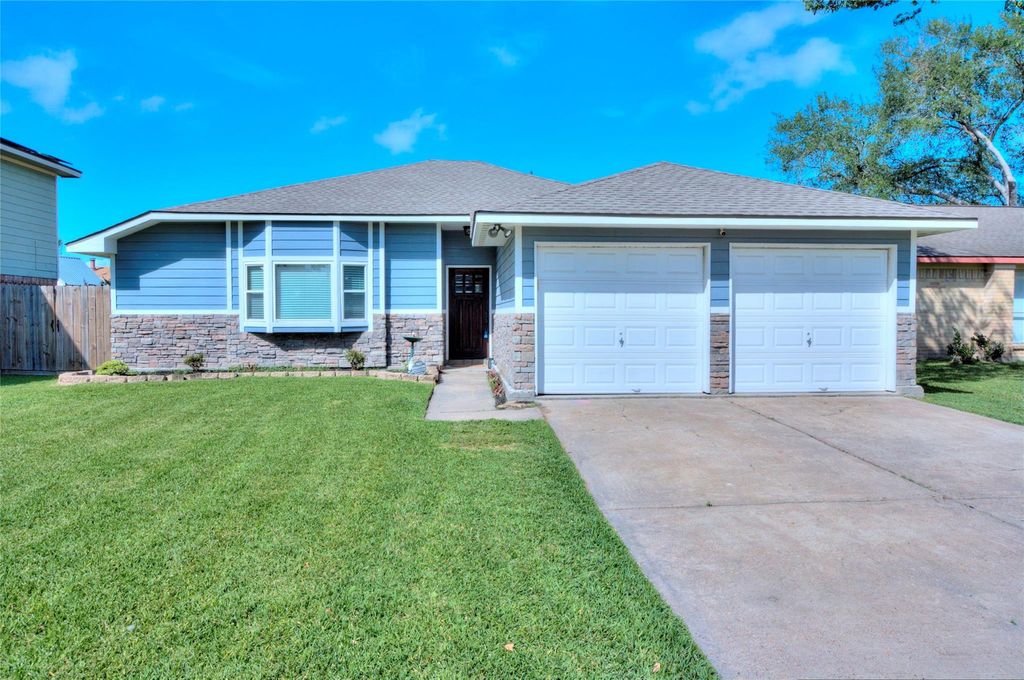 320 Anchor Way, League City, TX 77573