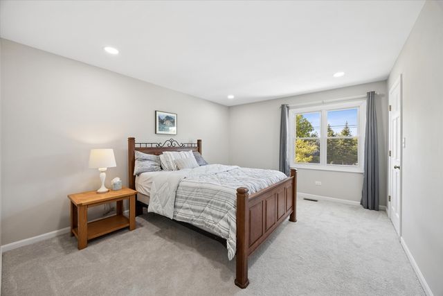 1524 Oswego Road, Naperville, IL 60540