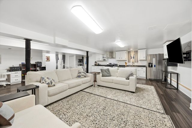 1524 Oswego Road, Naperville, IL 60540