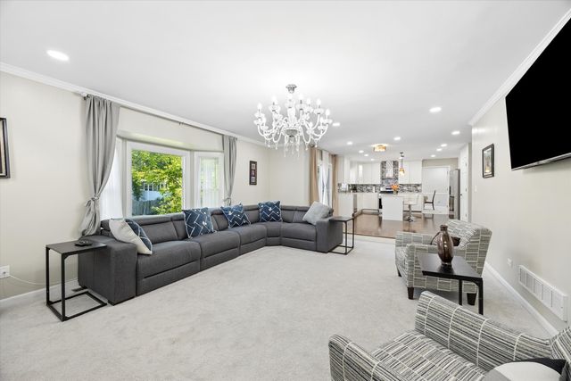 1524 Oswego Road, Naperville, IL 60540