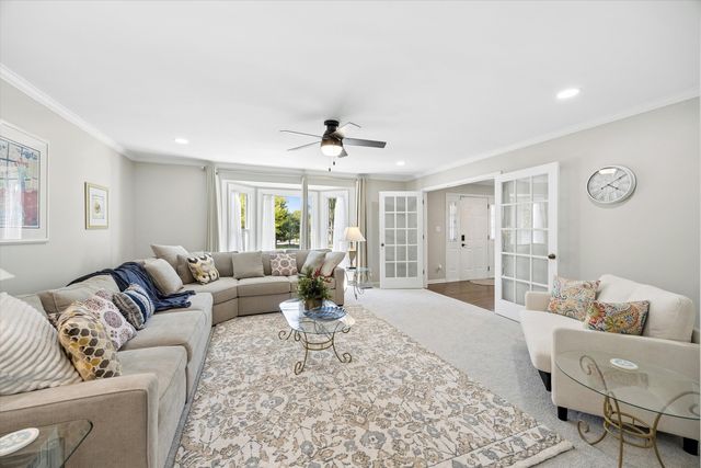 1524 Oswego Road, Naperville, IL 60540