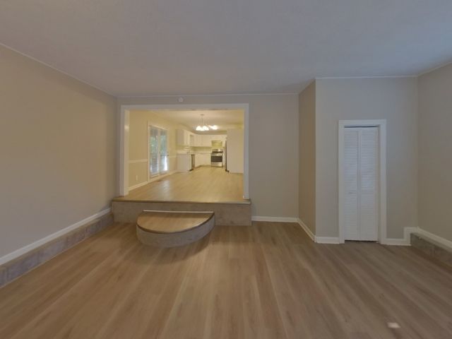 1918 Cross Creek Dr, Murfreesboro, TN 37127