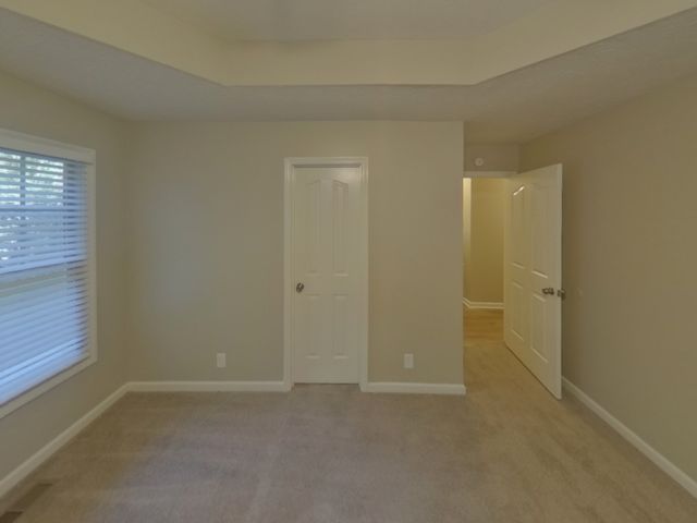 1918 Cross Creek Dr, Murfreesboro, TN 37127