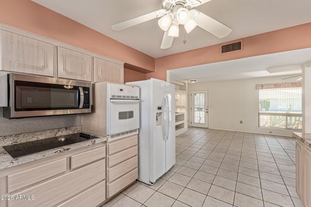 10940 W WHITE MOUNTAIN Road, Sun City, AZ 85351