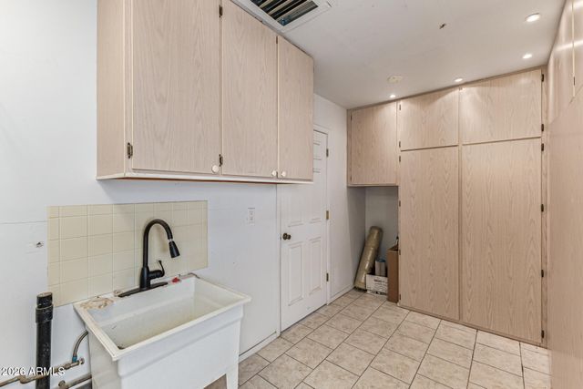 10940 W WHITE MOUNTAIN Road, Sun City, AZ 85351