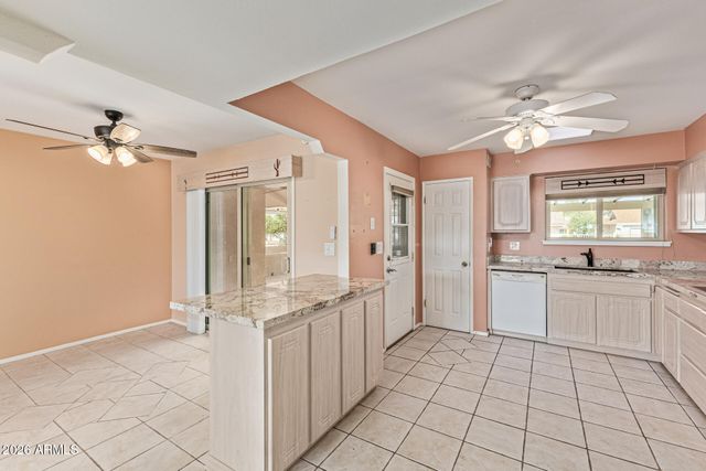 10940 W WHITE MOUNTAIN Road, Sun City, AZ 85351