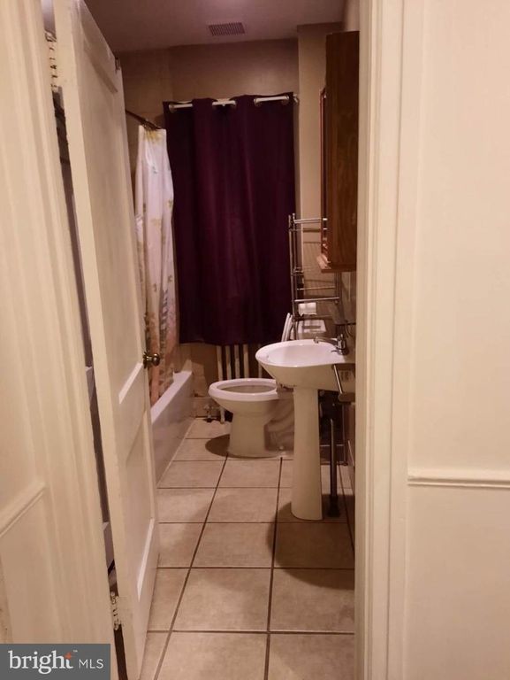 447 WEST CHESTER PIKE, Havertown, PA 19083