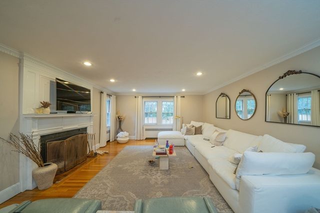 642 Centre St, Newton, MA 02458