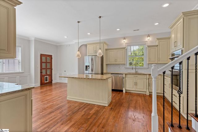 204 Crestwood Drive, Greenville, SC 29609