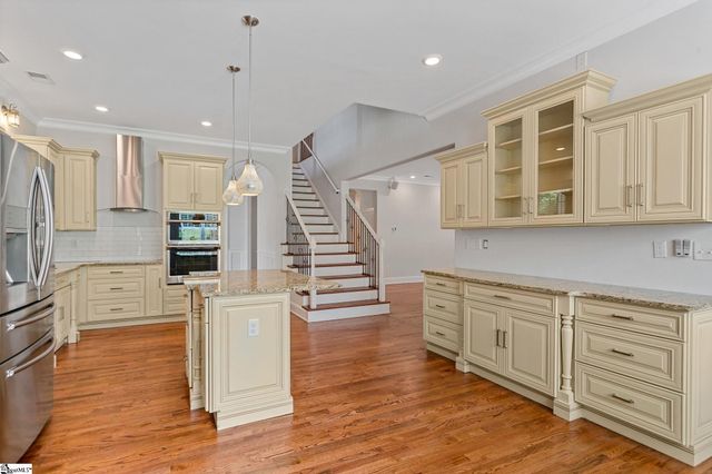 204 Crestwood Drive, Greenville, SC 29609