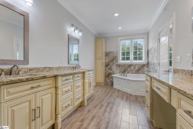 204 Crestwood Drive, Greenville, SC 29609