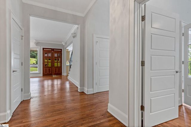 204 Crestwood Drive, Greenville, SC 29609