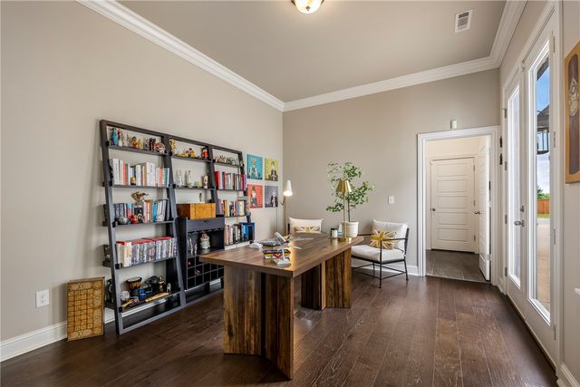 402 Birkshire Road, Cave Springs, AR 72718