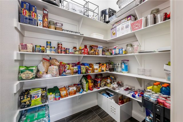 402 Birkshire Road, Cave Springs, AR 72718