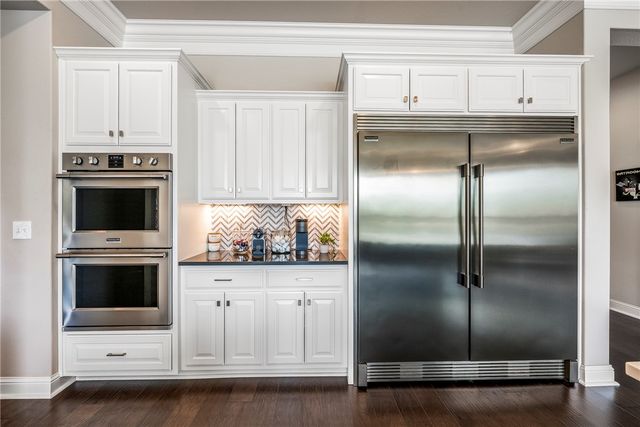 402 Birkshire Road, Cave Springs, AR 72718