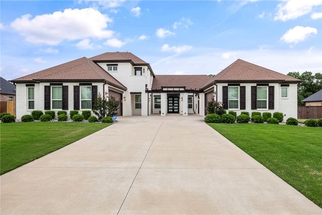 402 Birkshire Road, Cave Springs, AR 72718
