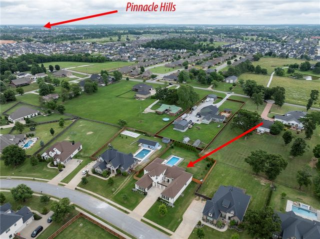 402 Birkshire Road, Cave Springs, AR 72718