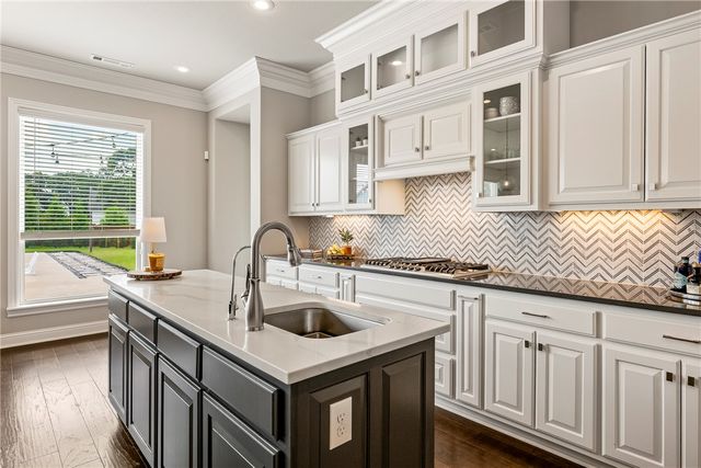 402 Birkshire Road, Cave Springs, AR 72718