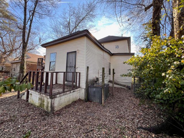 1694 WALKER AVE, Memphis, TN 38114