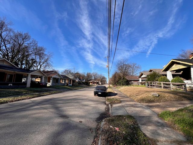 1694 WALKER AVE, Memphis, TN 38114