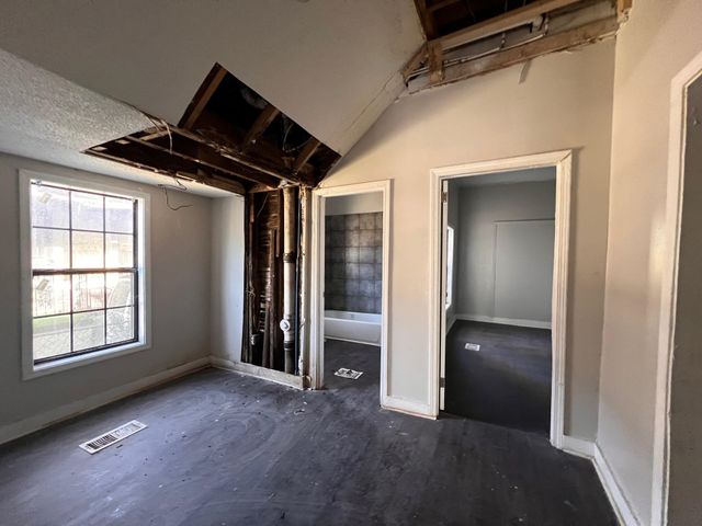 1694 WALKER AVE, Memphis, TN 38114