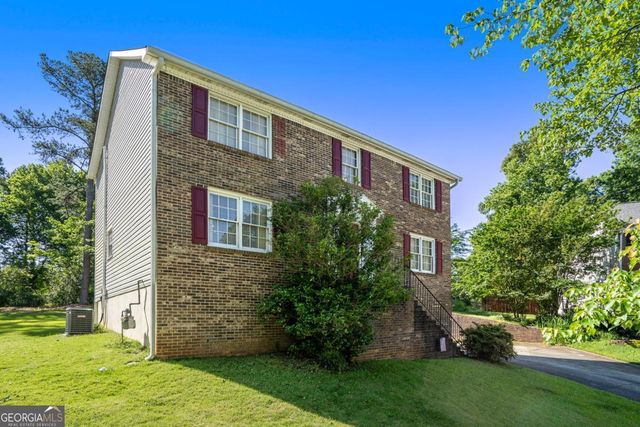 2260 Deer Oaks Trail, Lawrenceville, GA 30044