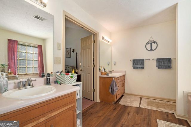 2260 Deer Oaks Trail, Lawrenceville, GA 30044