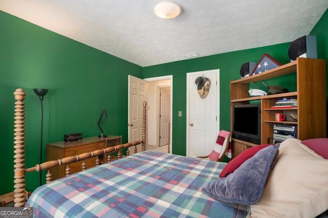 2260 Deer Oaks Trail, Lawrenceville, GA 30044
