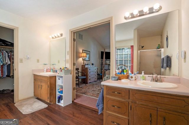 2260 Deer Oaks Trail, Lawrenceville, GA 30044
