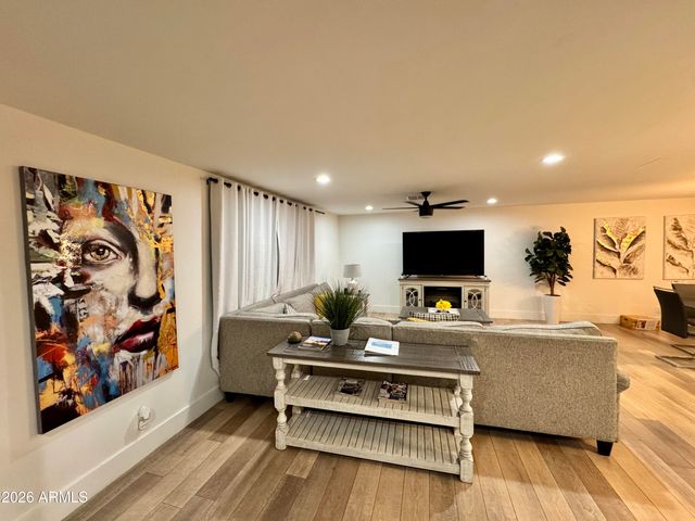 8507 E BONNIE ROSE Avenue E, Scottsdale, AZ 85250