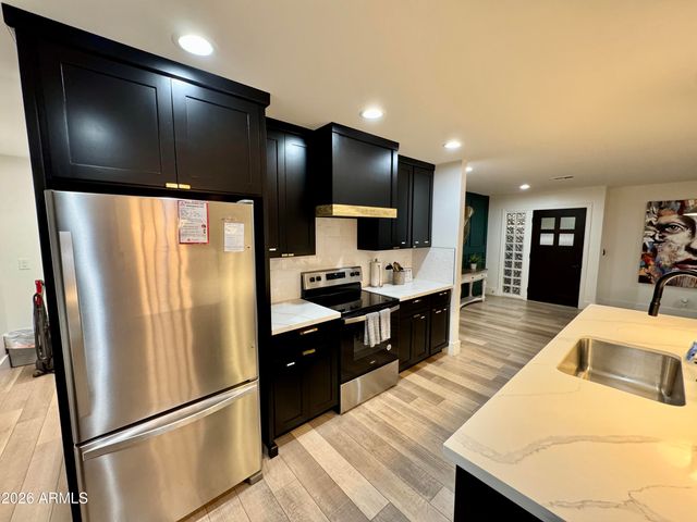 8507 E BONNIE ROSE Avenue E, Scottsdale, AZ 85250