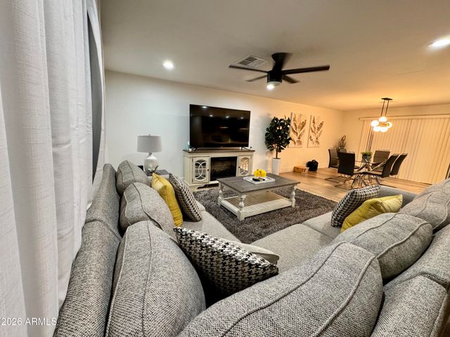 8507 E BONNIE ROSE Avenue E, Scottsdale, AZ 85250