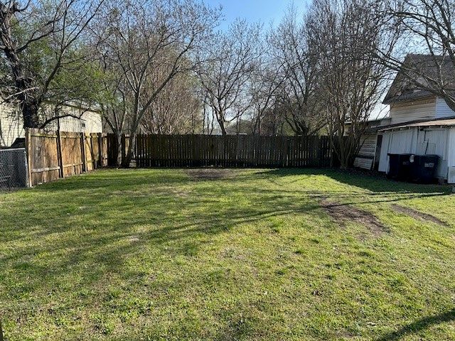 401 E Spruce Street, Whitewright, TX 75491