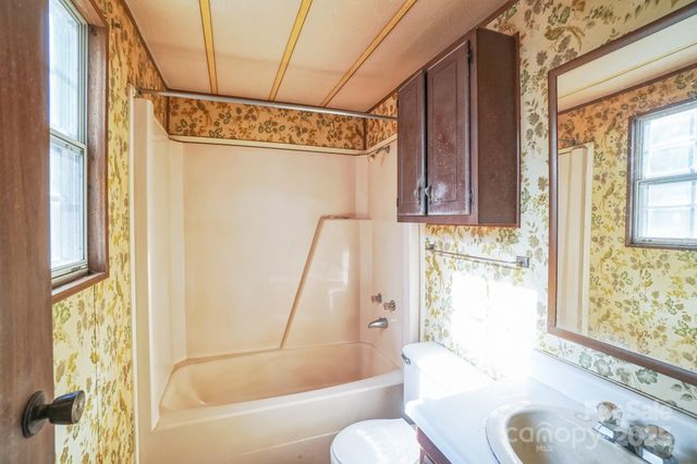 5091 Fairview Church Road, Lincolnton, NC 28092