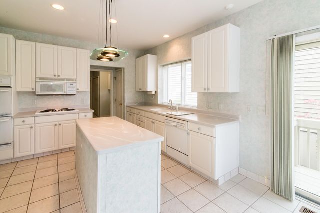 1989 Stonebridge Drive N, Pittsfield Charter Twp, MI 48108
