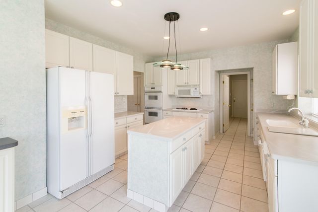 1989 Stonebridge Drive N, Pittsfield Charter Twp, MI 48108