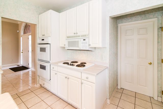 1989 Stonebridge Drive N, Pittsfield Charter Twp, MI 48108